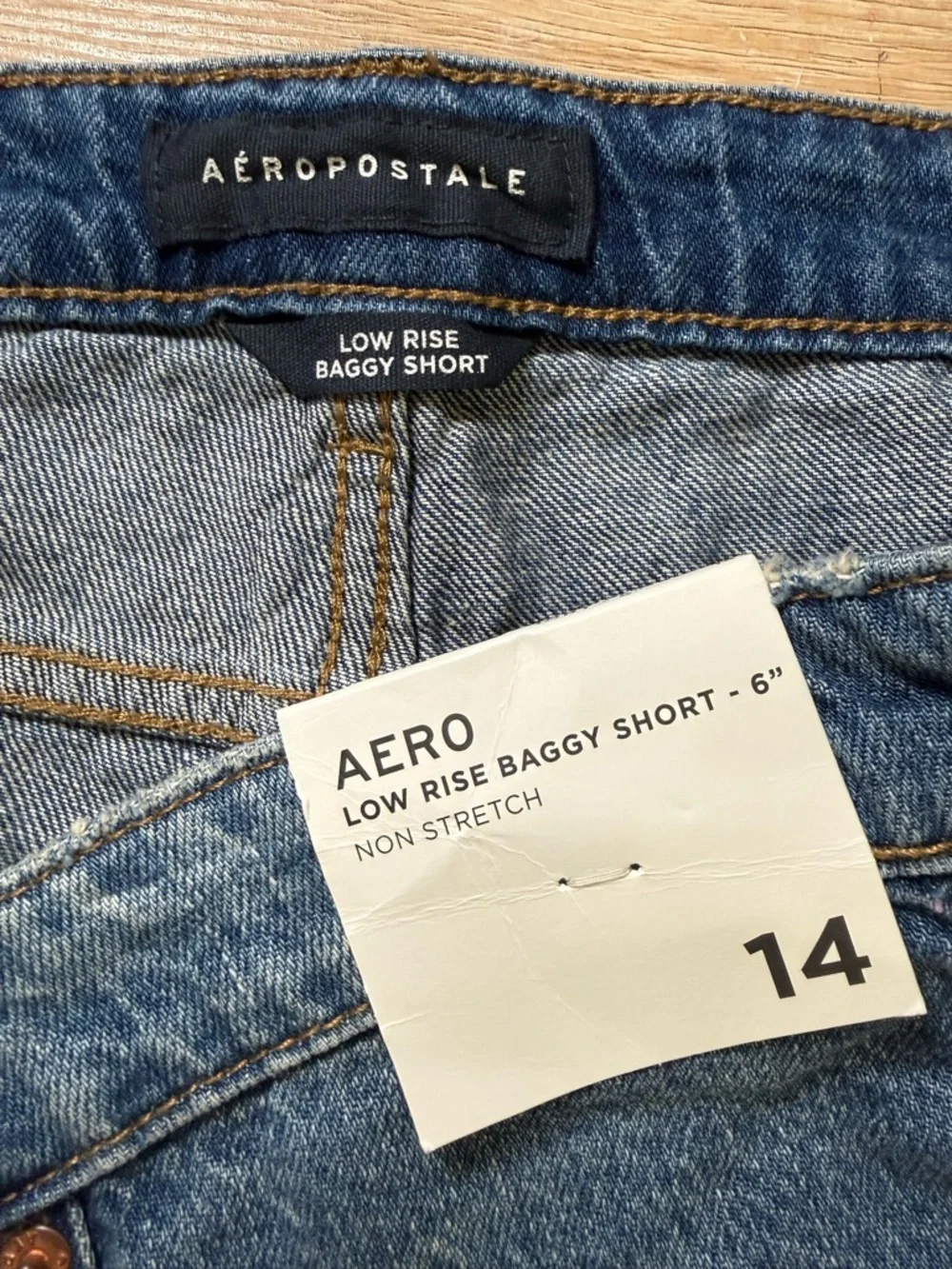 Aéropostale Low Rise Baggy Distressed Denim Shorts - Size 14 - NWT